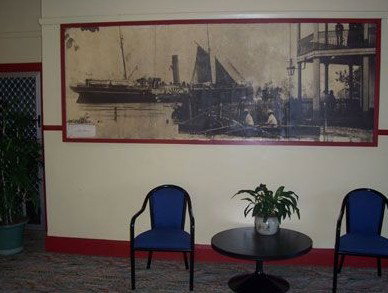 Crown Hotel Motel - Perth Resorts 1