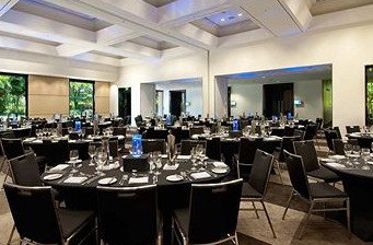 Hilton Cairns - Accommodation Perth 2