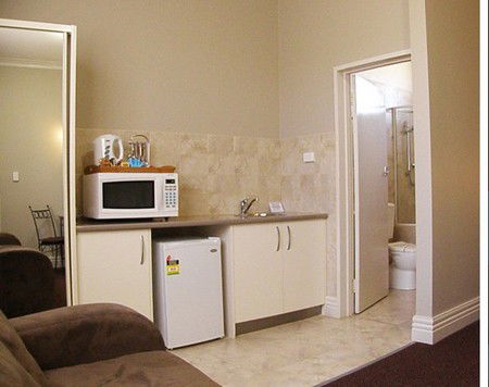 Best Western Silver Haven Motor Inn - Accommodation Perth 0