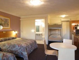Narellan Motor Inn - Accommodation Perth 2