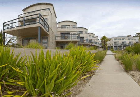 Corrigans Cove Apartments - thumb 0