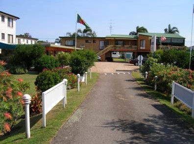 Lake Front Motel - Accommodation Perth 1