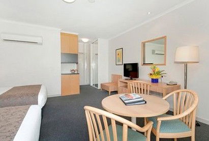Quality Hotel Woden - Accommodation Perth 1