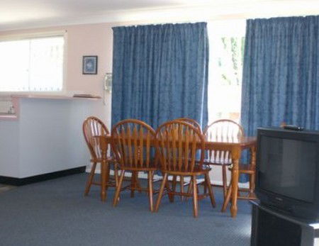 Boronia Holiday Lodge - Accommodation Perth 2