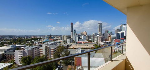 Summit Apartments Hotel - Accommodation Perth 3