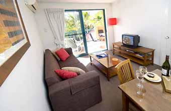 Karana Palms Resort - Accommodation Perth 5