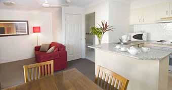Karana Palms Resort - Accommodation Perth 6