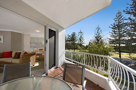 Le Beach Apartments - Accommodation Perth 0