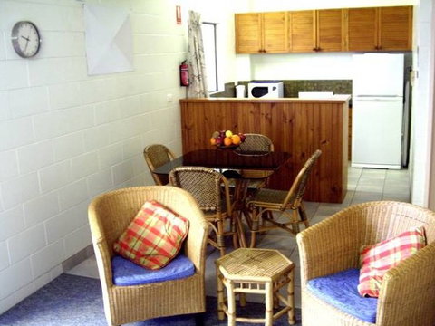 Ti Tree Holiday Apartments - Accommodation Perth 4