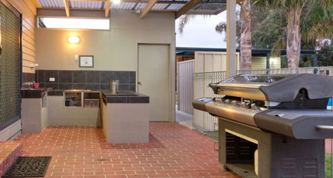 Rosebud Motel - Accommodation Perth 0