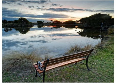 Stanley Lakeside Spa Cabins - Accommodation Perth 7