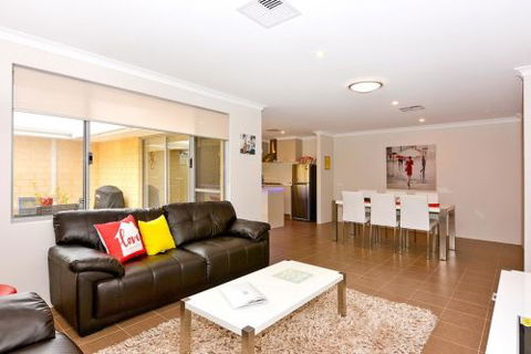 Chesapeake Retreat - Accommodation Perth 7