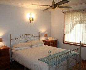 Caits Cottage Bed And Breakfast - Accommodation Perth 0