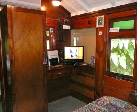Mt Nebo Railway Carriage & Chalet - Accommodation Perth 2