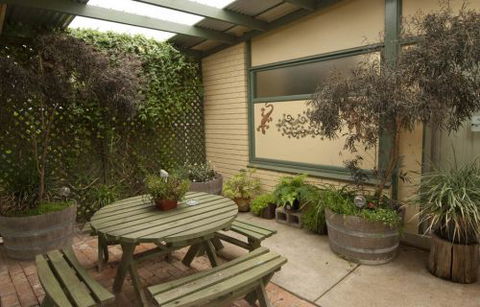 Ficifolia Lodge - Accommodation Perth 2