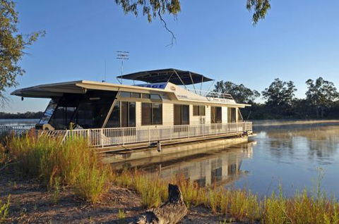 Houseboat Heaven - Accommodation Perth 0