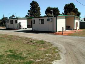 Pinnaroo Cabins - Accommodation Perth 0
