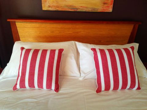 ArtHOUSE Beachfront Accommodation - Accommodation Perth 4