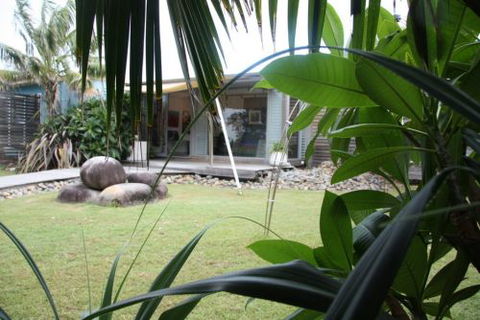 ArtHOUSE Beachfront Accommodation - Accommodation Perth 7