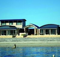 Baird Bay Ocean Eco Apartments