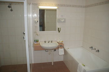 Econo Lodge Tamworth - Accommodation Perth 43