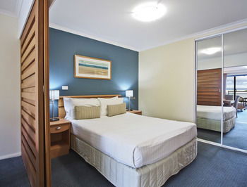 Oaks Waterfront Resort - The Entrance - Accommodation Perth 20