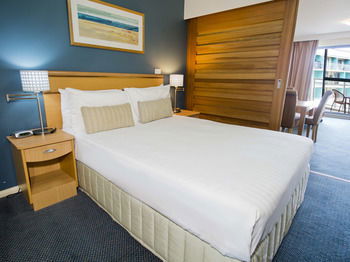 Oaks Waterfront Resort - The Entrance - Accommodation Perth 22