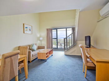 Oaks Waterfront Resort - The Entrance - Accommodation Perth 31