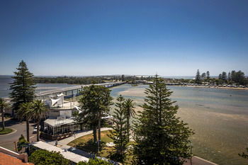 Oaks Waterfront Resort - The Entrance - Accommodation Perth 40