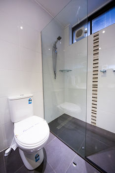 Sandown Regency - Accommodation Perth 4