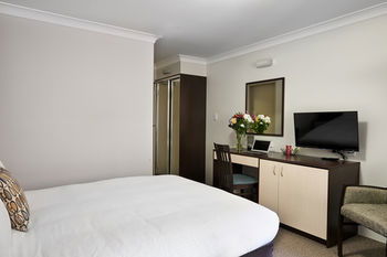 175 (formerly Wesley Lodge) - Accommodation Perth 9