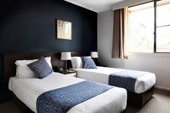 175 (formerly Wesley Lodge) - Accommodation Perth 11