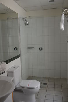 YTI Garden Hotel - Accommodation Perth 0