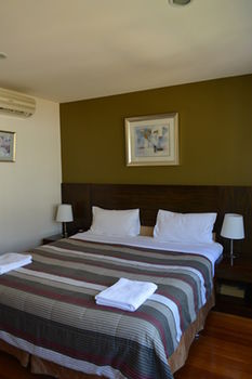 YTI Garden Hotel - Accommodation Perth 3