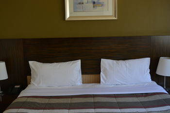 YTI Garden Hotel - Accommodation Perth 5