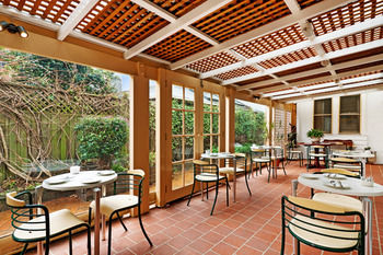 Northshore Hotel - Accommodation Perth 6