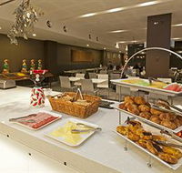 Causeway 353 Hotel - Perth Resorts