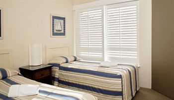 Macquarie Lodge Apartments - Accommodation Perth 0