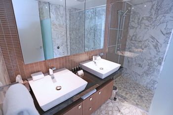 Oceans Mooloolaba - Perth Resorts 32