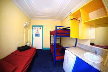 Jolly Swagman Backpackers - Accommodation Perth 7