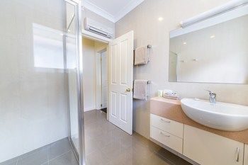 Best Western Melbourne's Princes Park Motor Inn - Perth Resorts 7