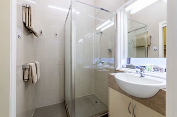 Best Western Melbourne's Princes Park Motor Inn - Perth Resorts 17