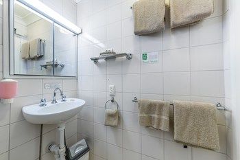 Best Western Melbourne's Princes Park Motor Inn - Perth Resorts 18