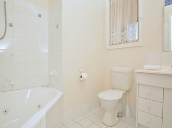 Madigan Wine Country Cottages - Accommodation Perth 23