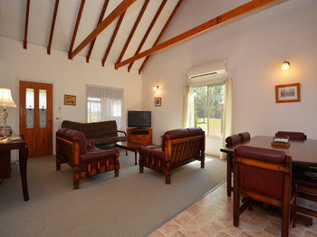 Madigan Wine Country Cottages - Accommodation Perth 44