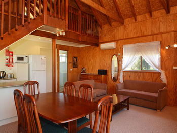 Madigan Wine Country Cottages - Accommodation Perth 81
