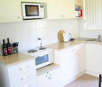 Madigan Wine Country Cottages - Accommodation Perth 10