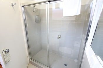 Drummond Apartments Services - Accommodation Perth 5