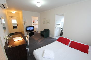 Drummond Apartments Services - Accommodation Perth 7
