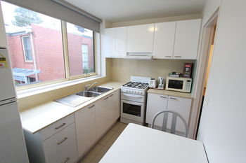 Drummond Apartments Services - Accommodation Perth 14